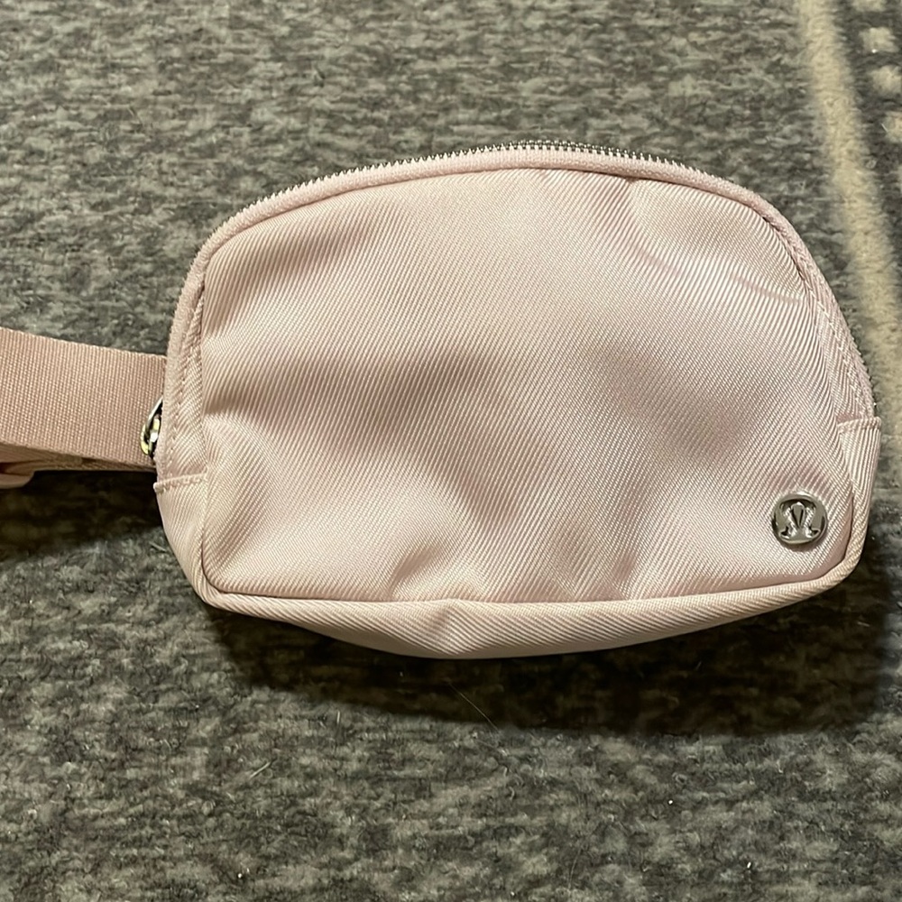 Gently used Lululemon Everywhere Belt Bag Light Pink